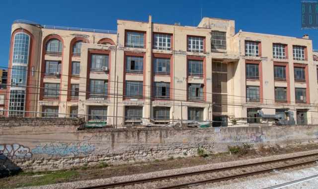Bari, la caserma Sonnino: spettrale "fortezza militare" abbandonata al suo destino
